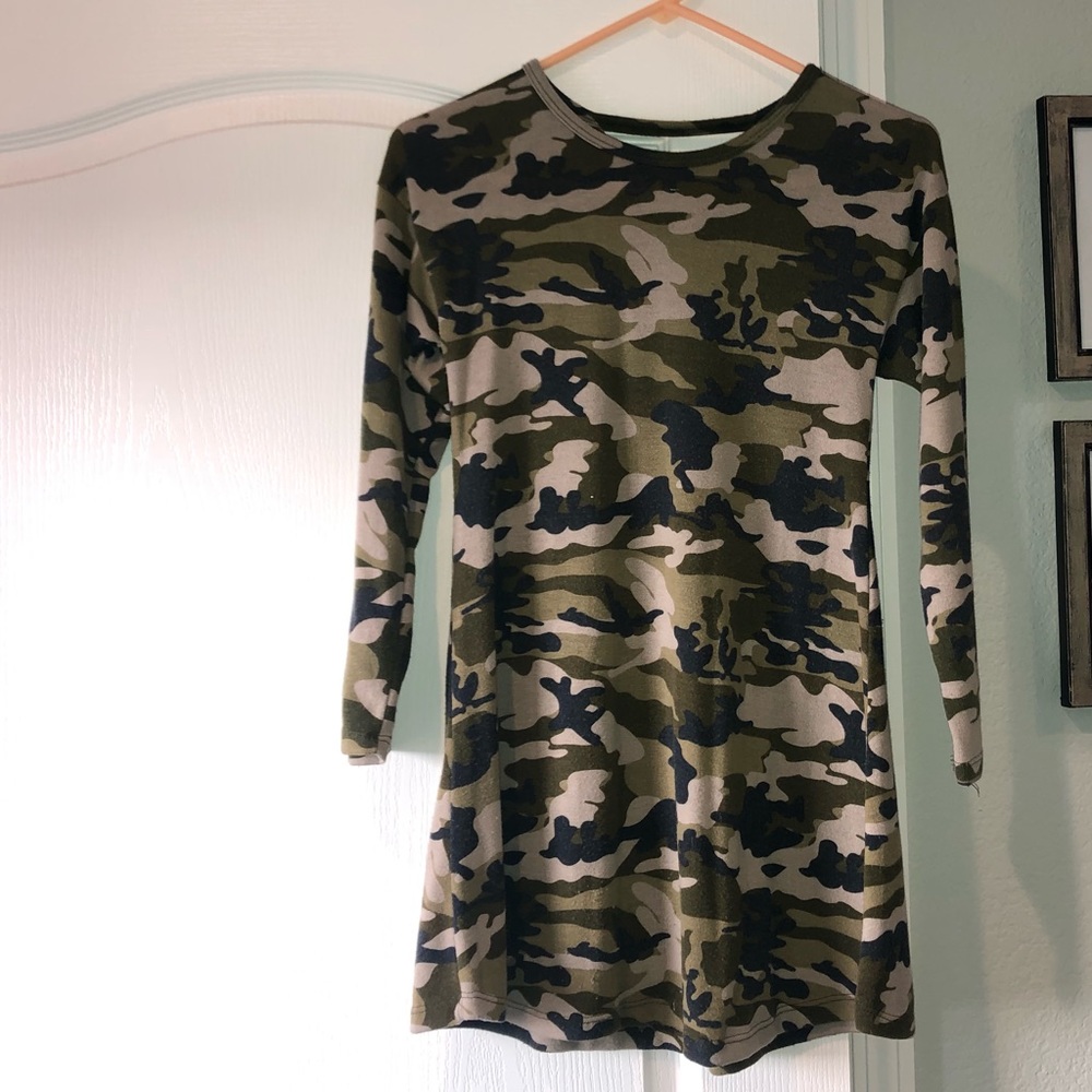 Girl’s Camo print dress
